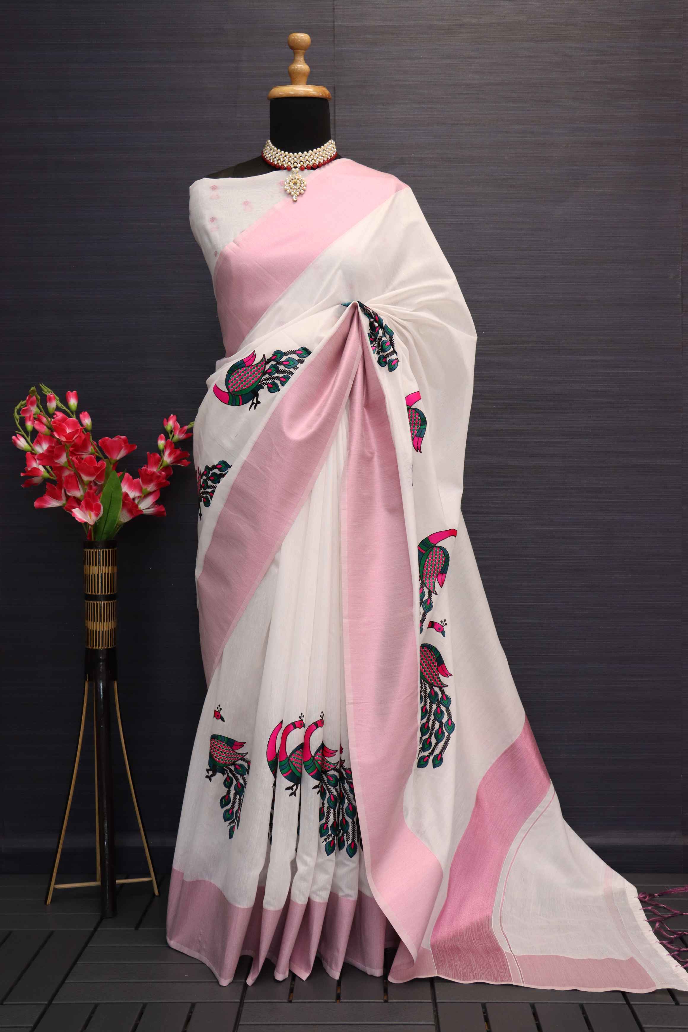 Designer onam sarees... - Iha Designs - The Big Boutique | Facebook